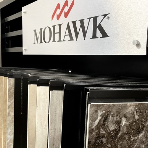 Midway-Carpet-Moahawk-Laminate-Display